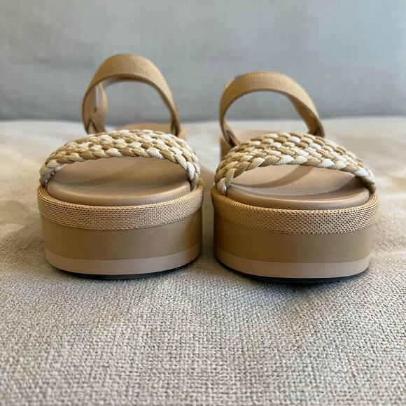 NWOB Rothy’s The Lightweight Wedge Sandal Beach Sand Woven, size 9.5 - Picture 8 of 9